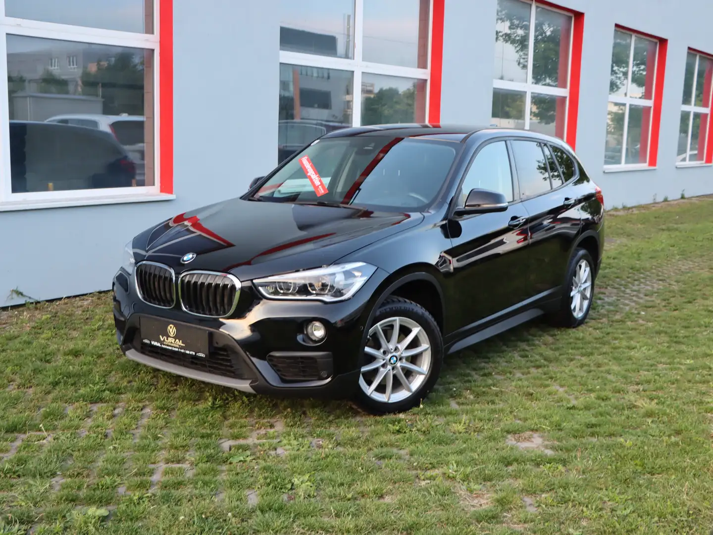 BMW X1 sDrive 18d | M-Paket | LED | NAVI | LEDER | Nero - 1