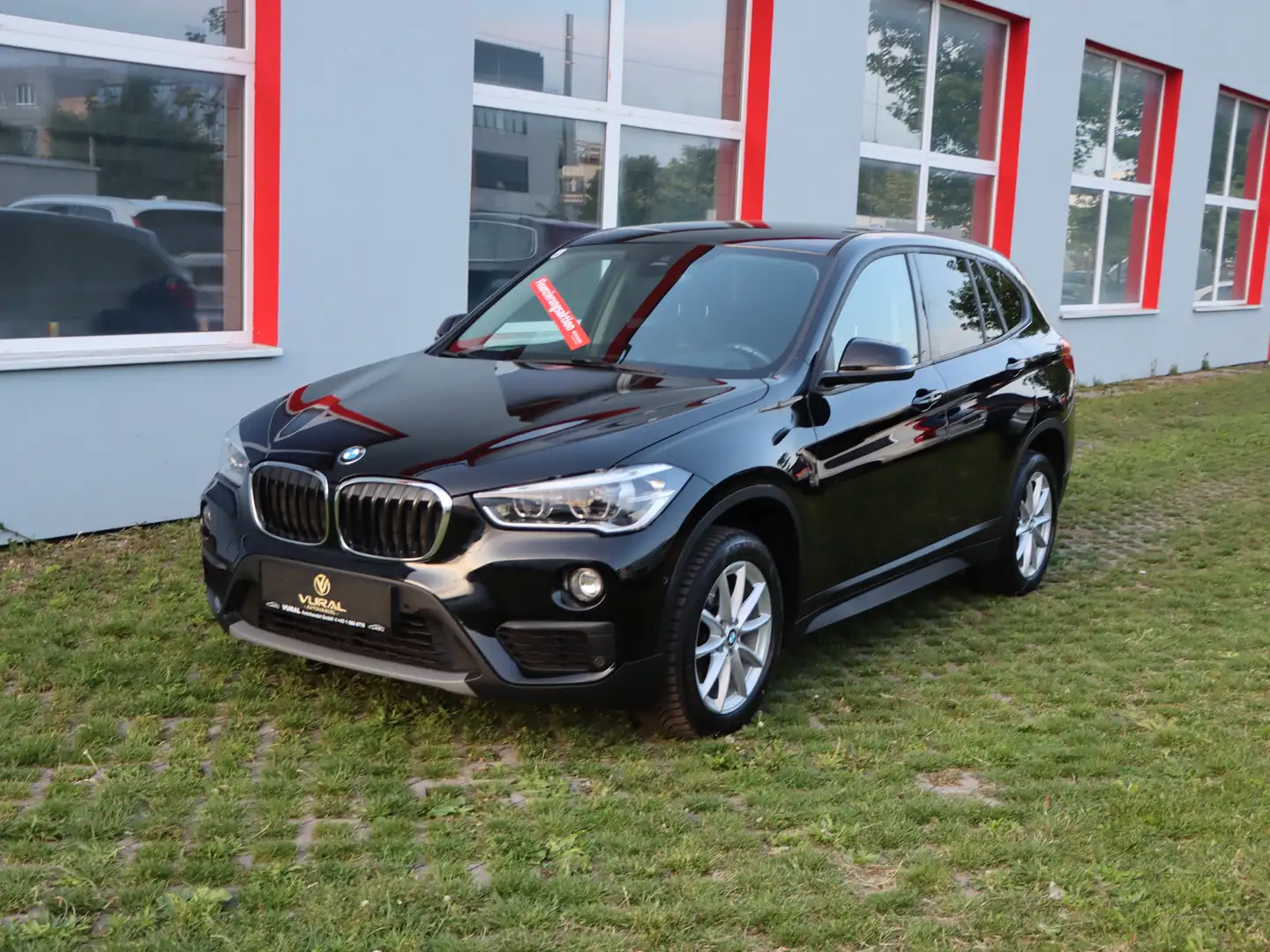 BMW X1 sDrive 18d | M-Paket | LED | NAVI | LEDER | Nero - 2