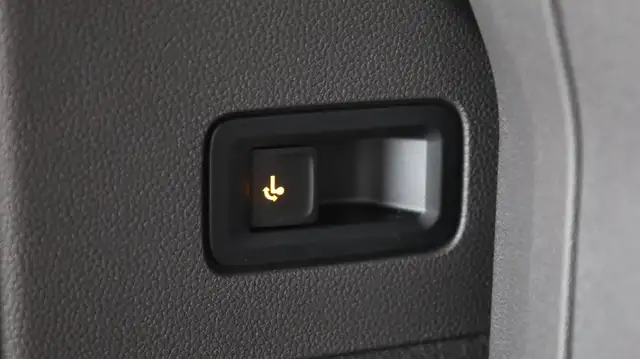 Volkswagen T7 Multivan VW T7 Multivan Business eHybrid 180 kW 4MOTION Ansicht 25