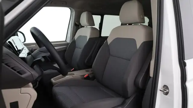 Volkswagen T7 Multivan VW T7 Multivan Business eHybrid 180 kW 4MOTION Ansicht 9