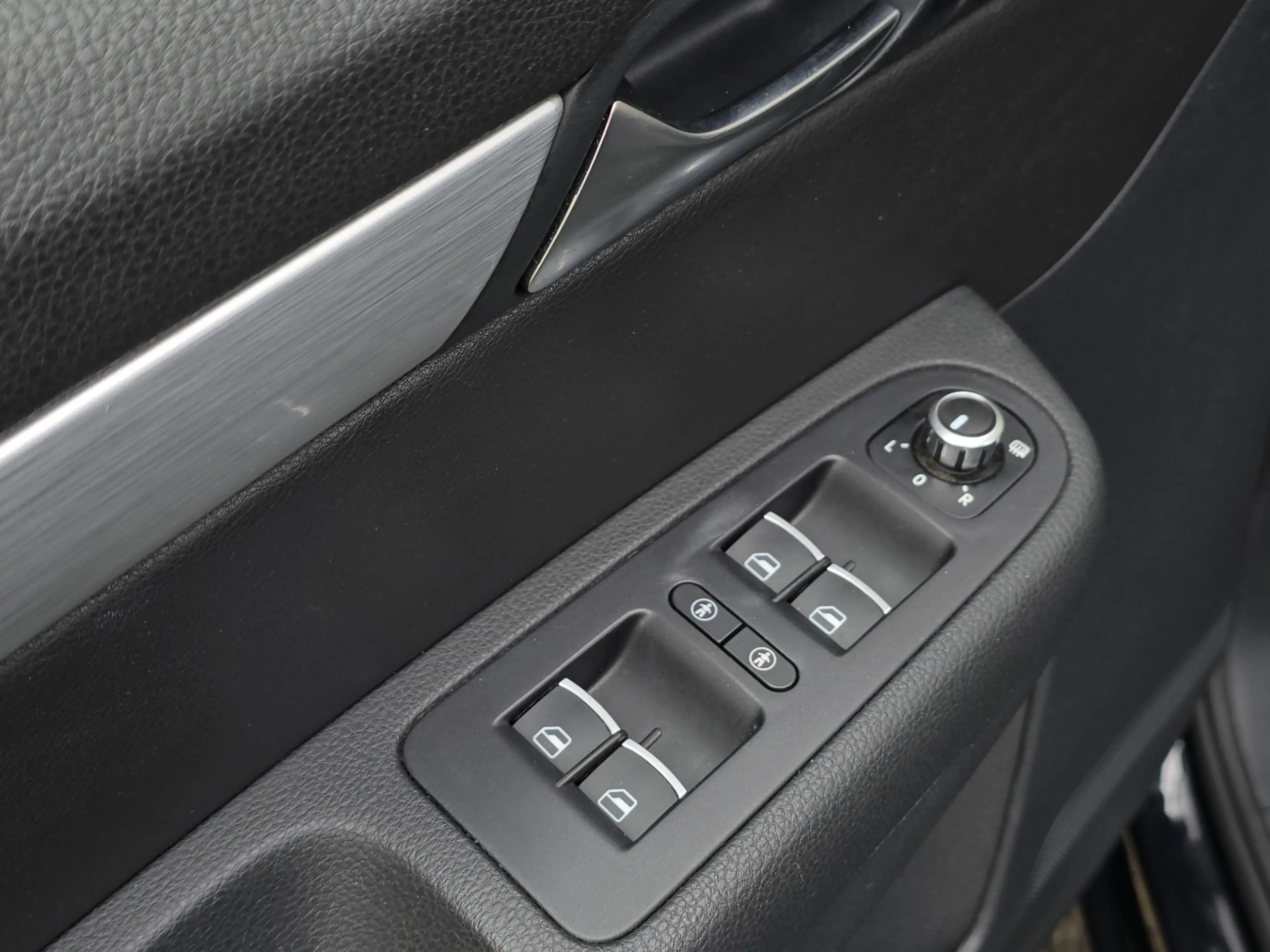 Volkswagen Sharan 2.0 TSI Highline 7p. Pano |Leer |DSG — photo 22