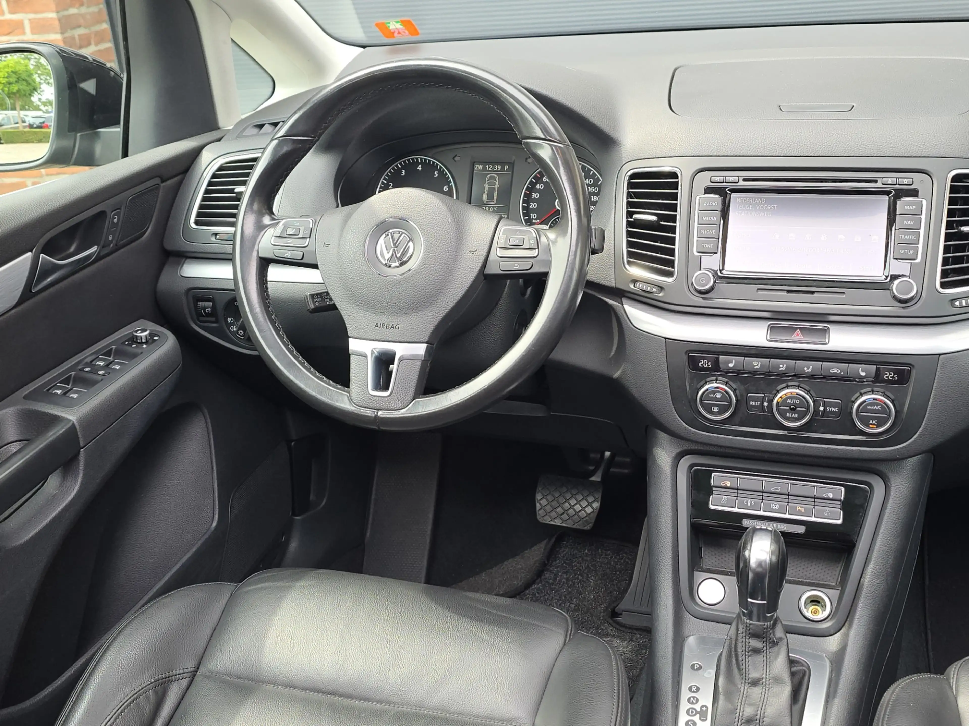 Volkswagen Sharan 2.0 TSI Highline 7p. Pano |Leer |DSG — photo 2