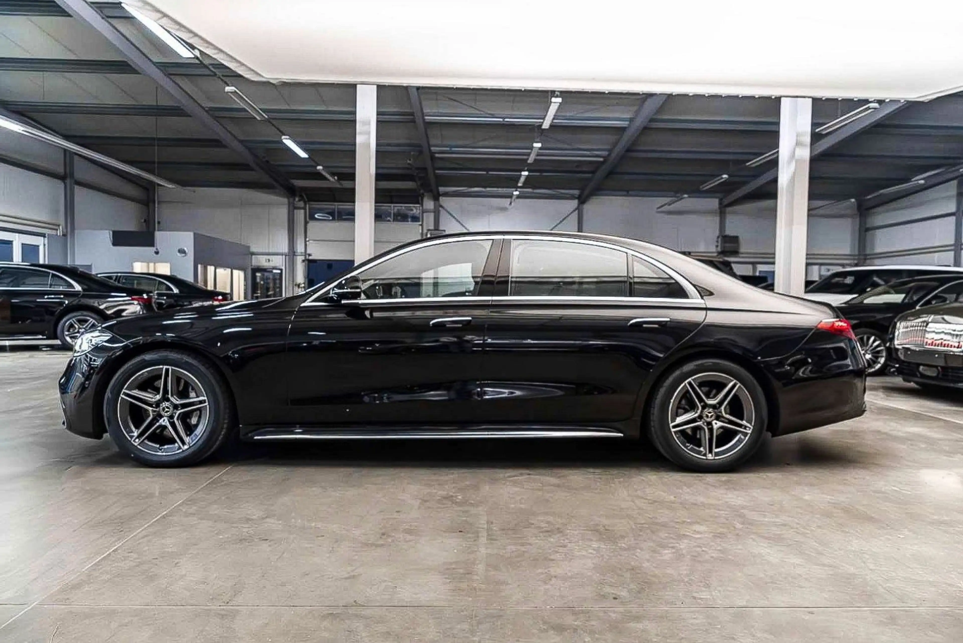 Mercedes-Benz S 580 4M L AMG Line / MY2025 / TV/ Rear Steering — photo 8