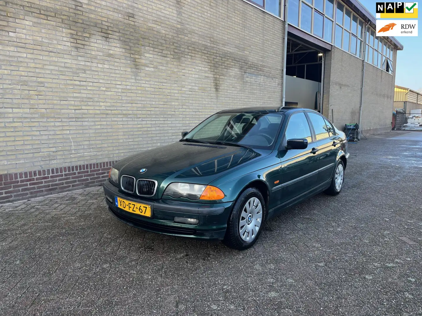 BMW 318 3-serie 318i Executive, motor defect Groen - 1