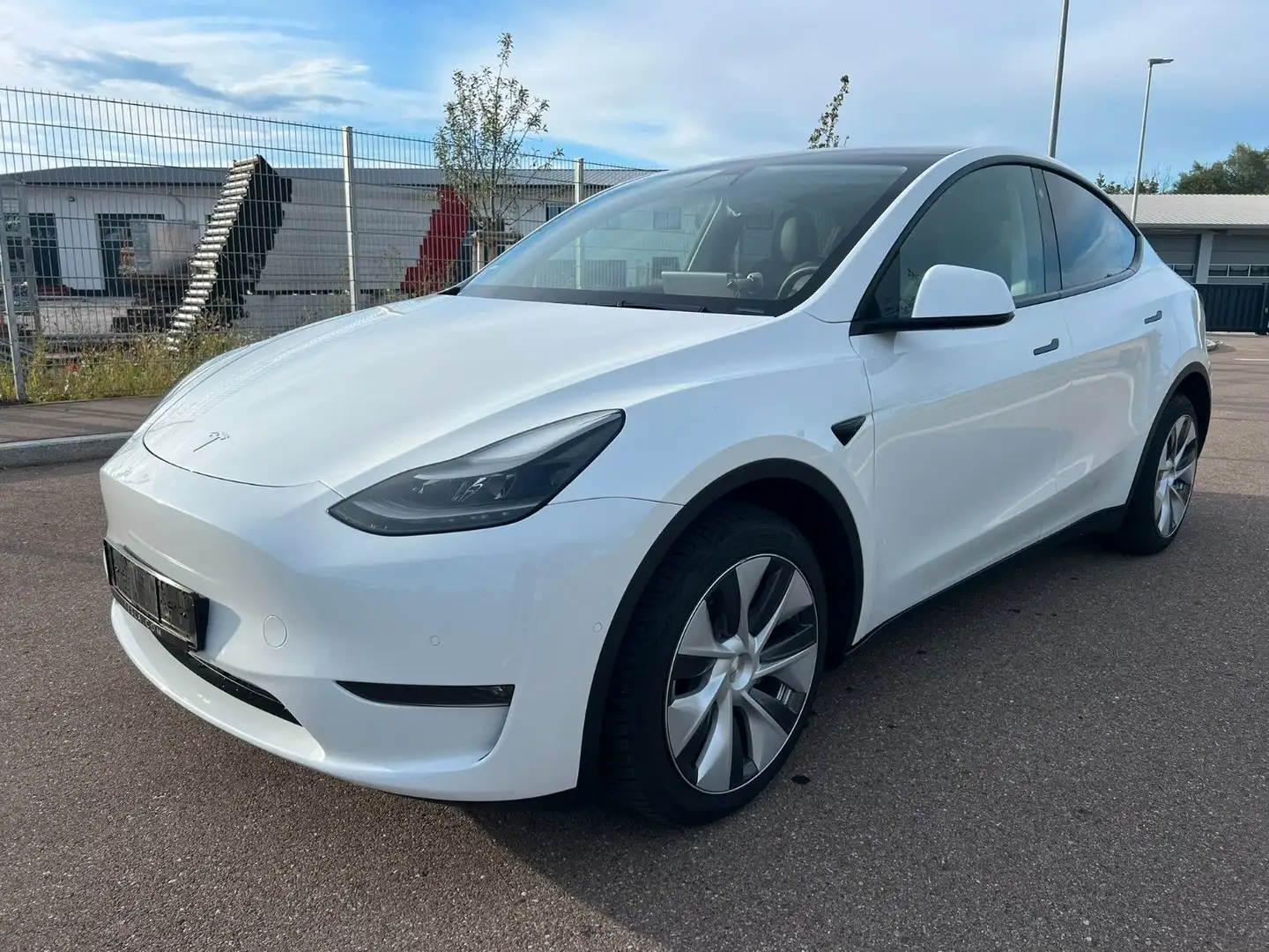 Tesla Model Y Long Range Dual Motor AWD Weiß - 2