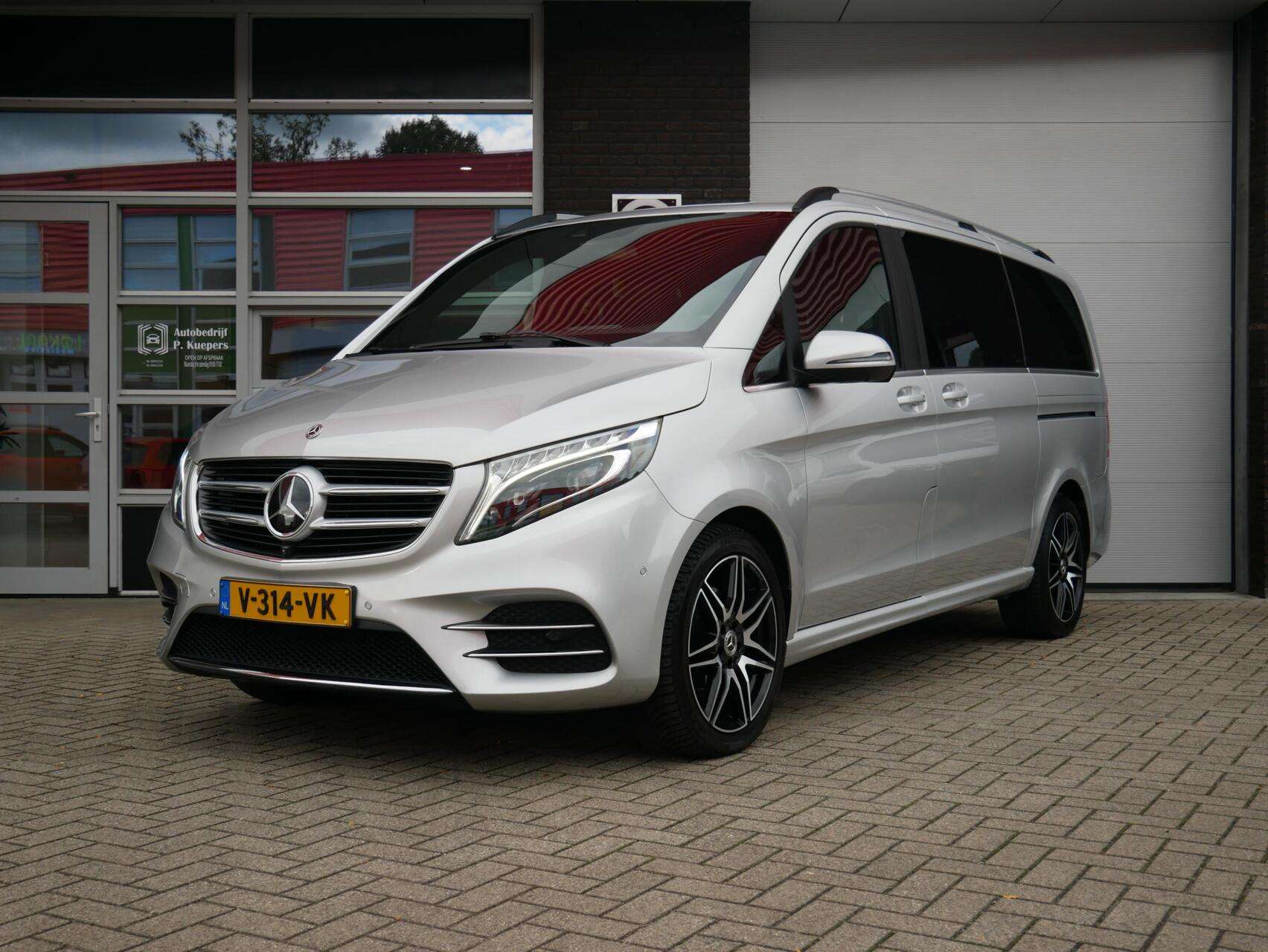 Mercedes-Benz V 250