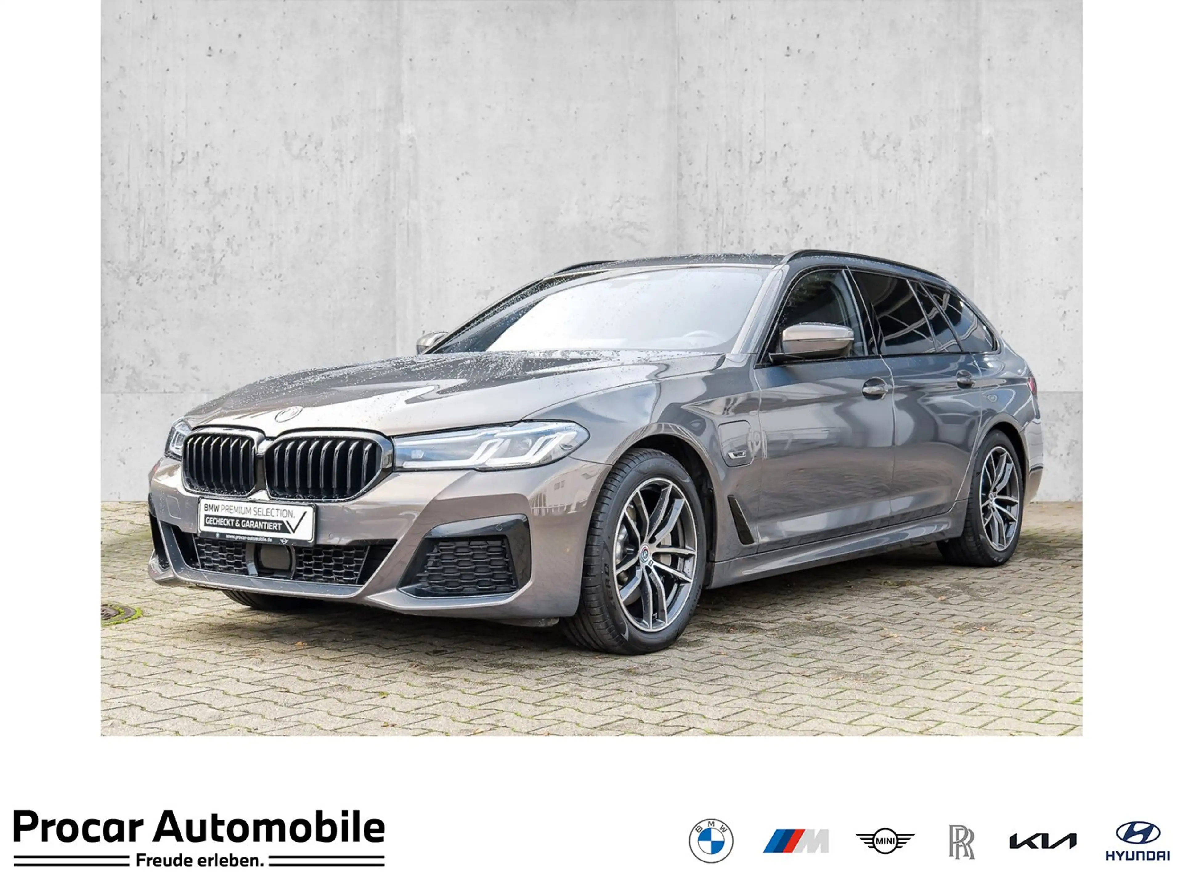 BMW 530 e xDrive Touring M-Sport  HUD+ACC+Laser+Navi+HiFi+