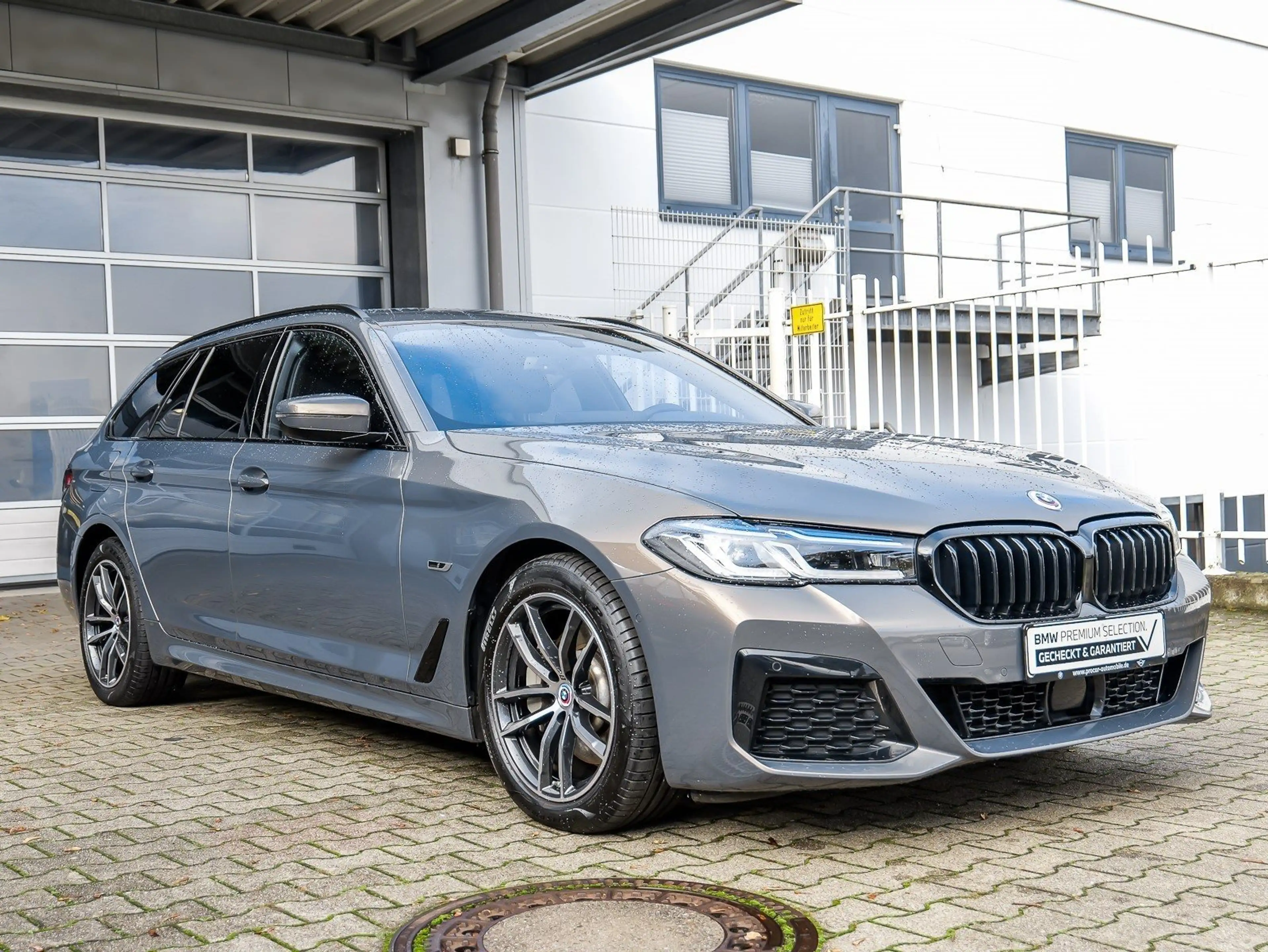 BMW 530 e xDrive Touring M-Sport  HUD+ACC+Laser+Navi+HiFi+ — photo 6