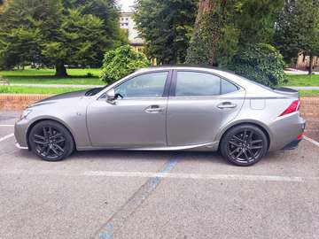300h 2.5 F-Sport cvt