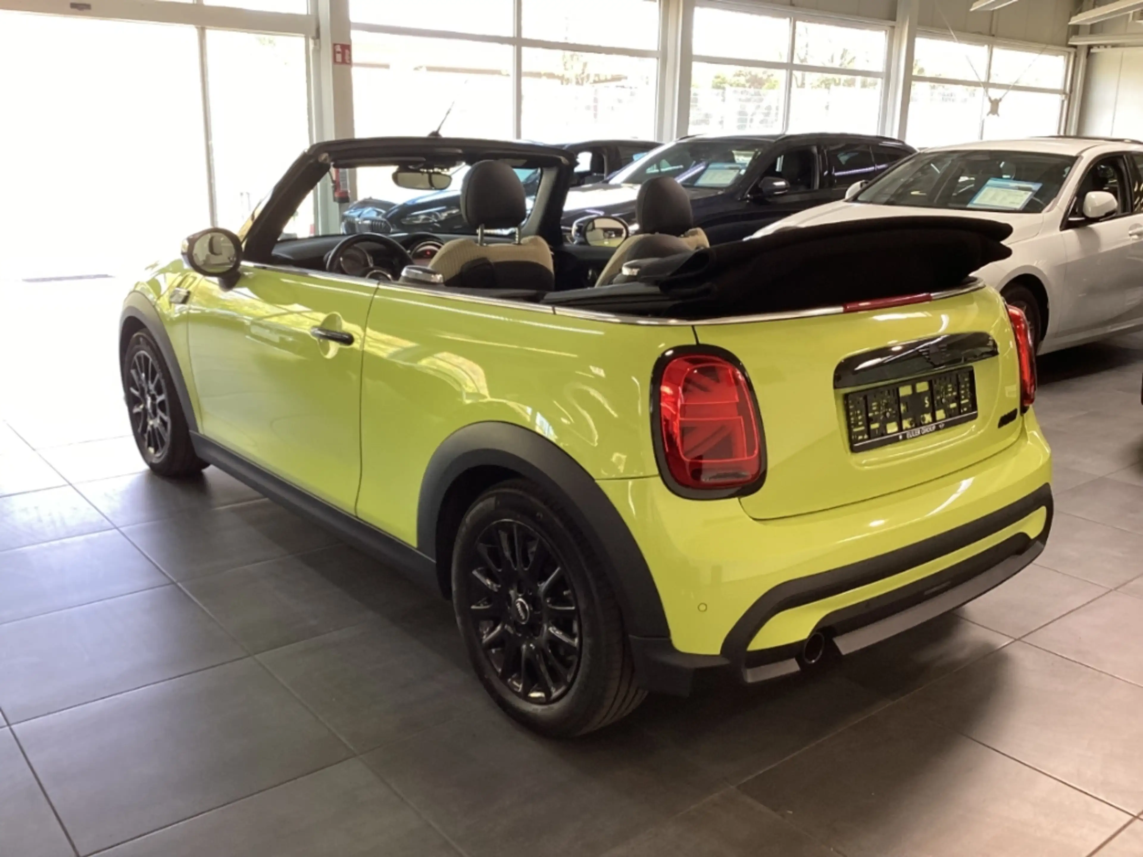 MINI Cooper Cabrio Classic Trim LED DAB Sports. SHZ LMR PDC Tempomat — photo 3