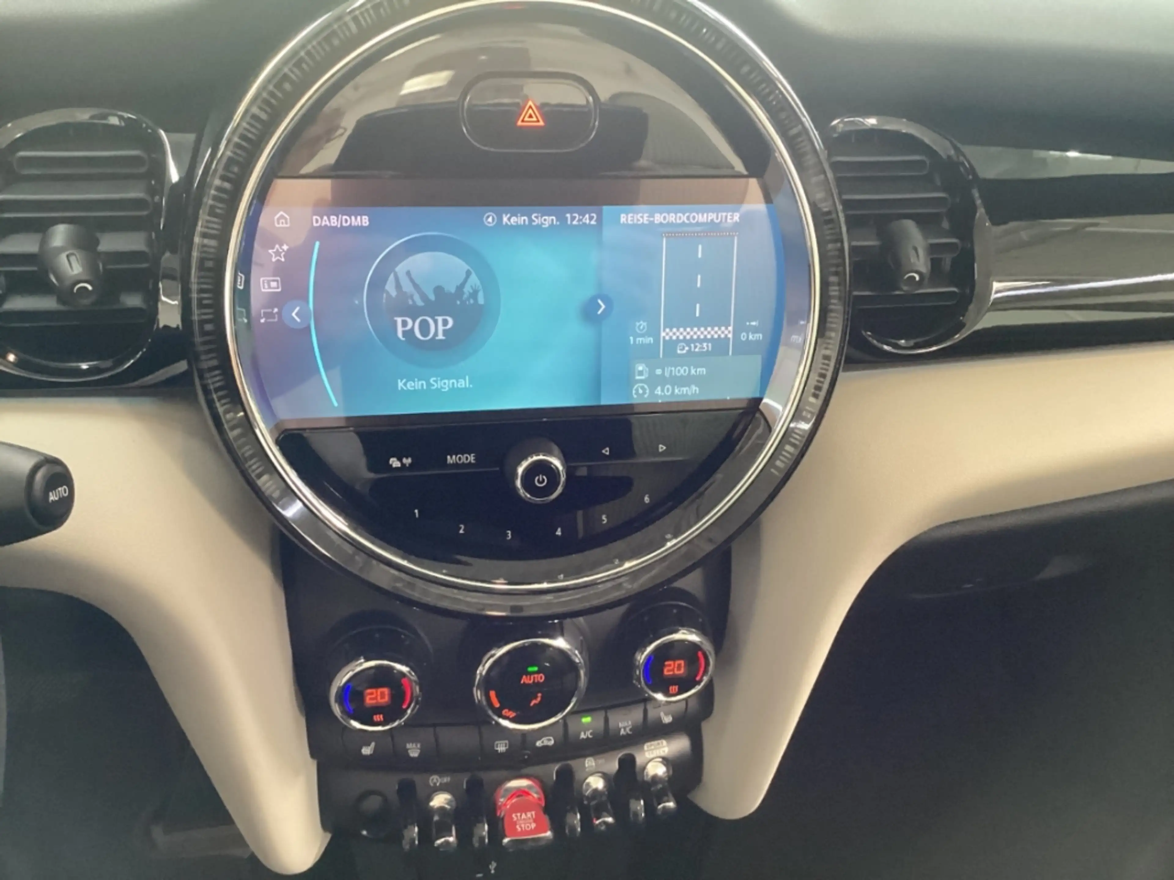 MINI Cooper Cabrio Classic Trim LED DAB Sports. SHZ LMR PDC Tempomat — photo 12