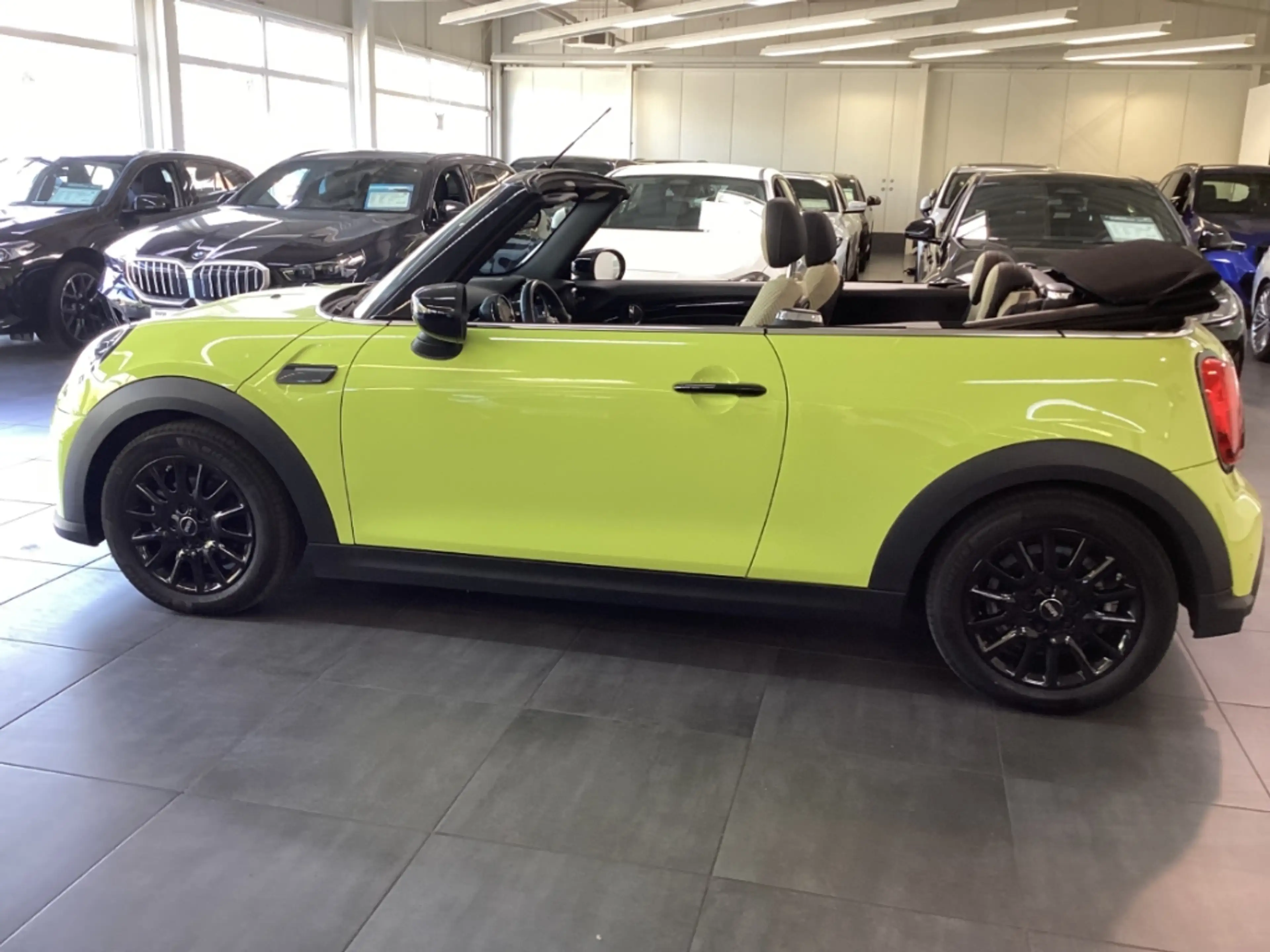 MINI Cooper Cabrio Classic Trim LED DAB Sports. SHZ LMR PDC Tempomat — photo 2