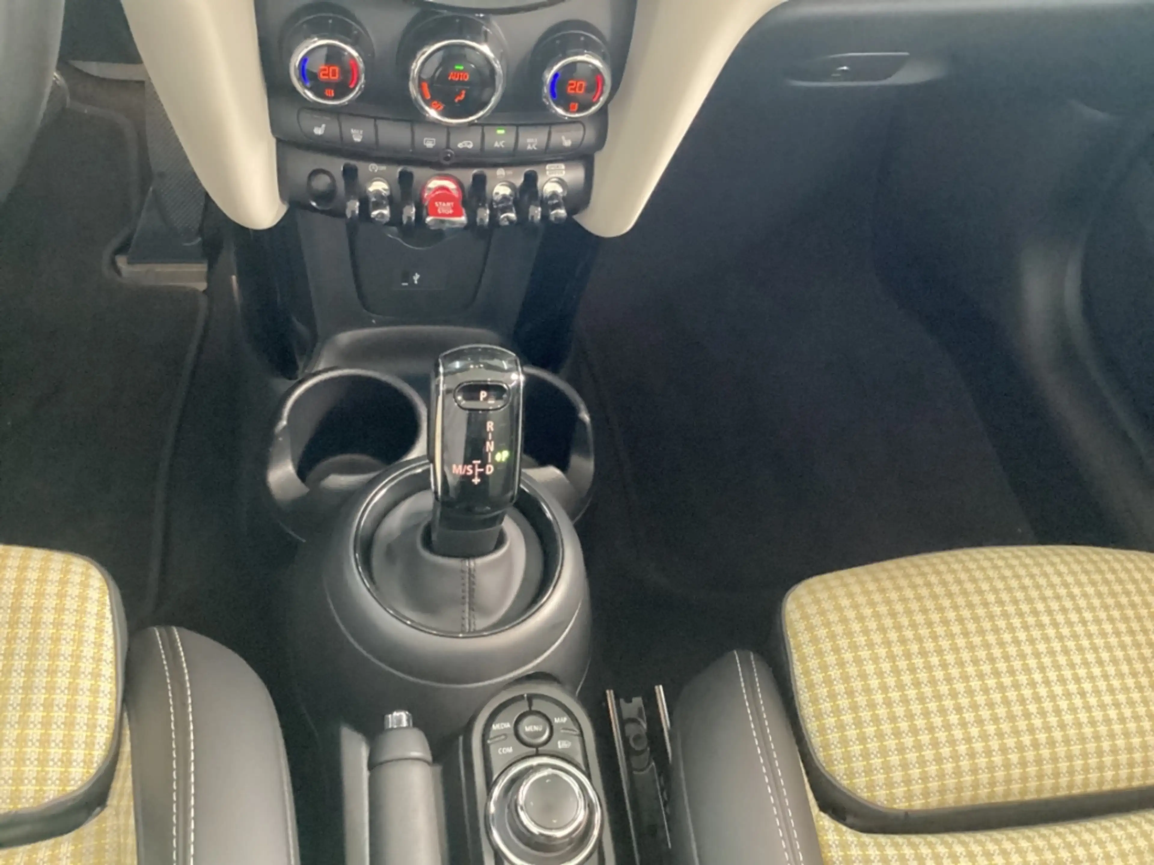 MINI Cooper Cabrio Classic Trim LED DAB Sports. SHZ LMR PDC Tempomat — photo 13