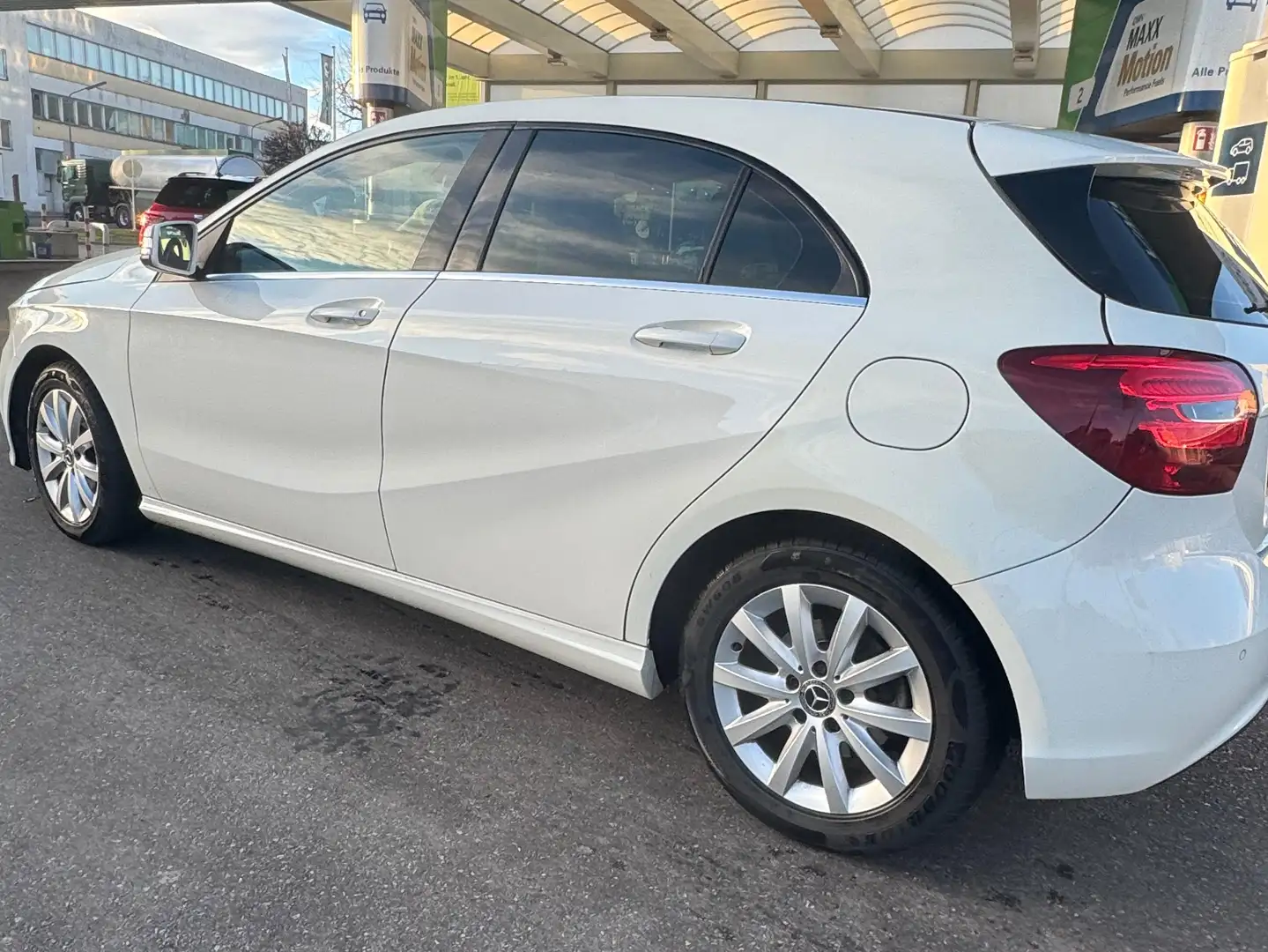 Mercedes-Benz A 180 A180d gültige öamtc pickerl Weiß - 2