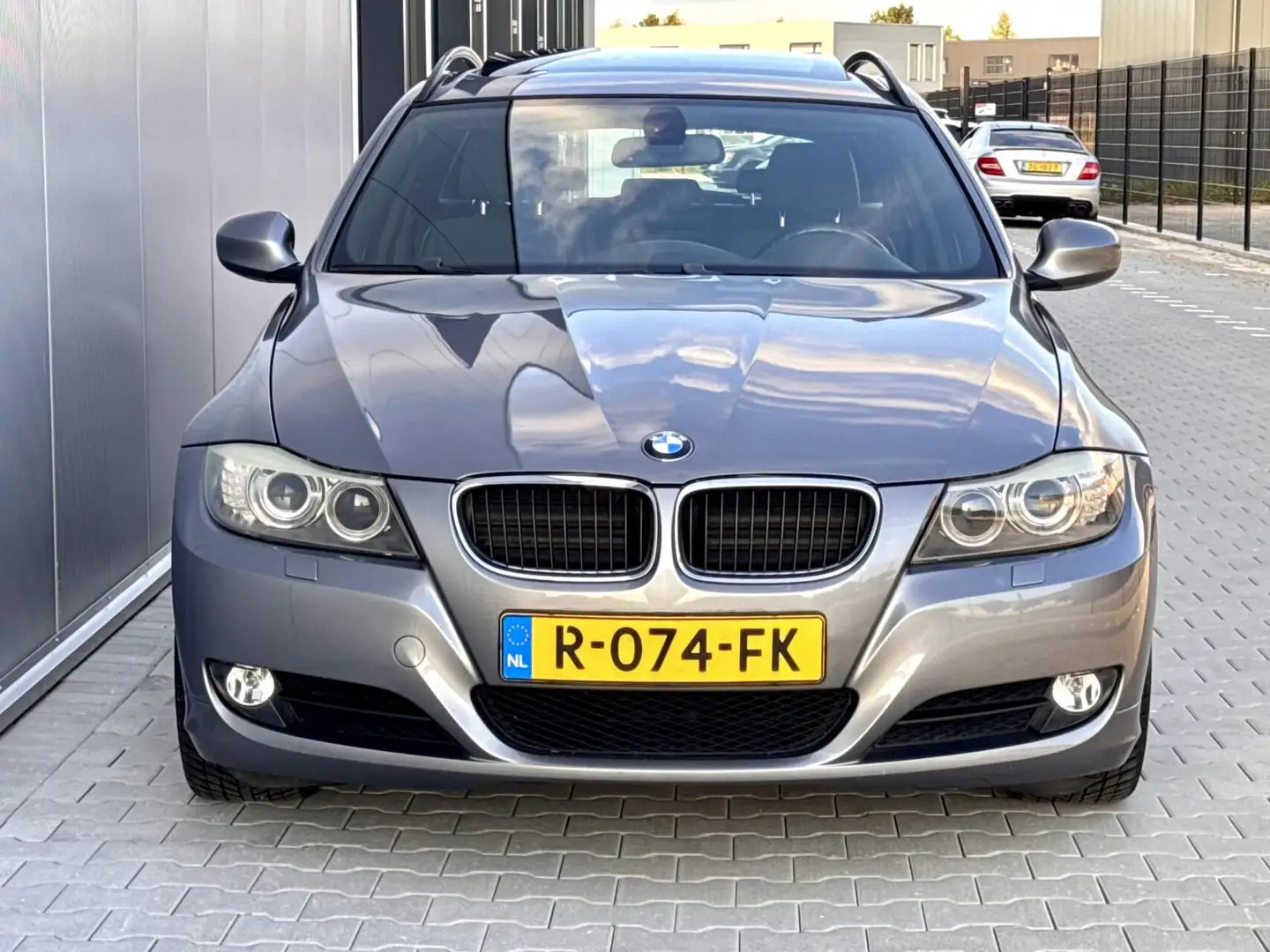 BMW 318 3-serie Touring 318i LCI | Xenon | Pano | Navi | L Grijs - 2