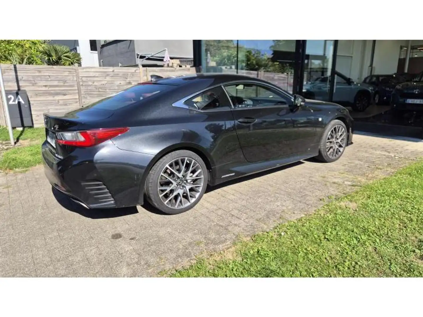 Lexus RC 300h F SPORT Schwarz - 2