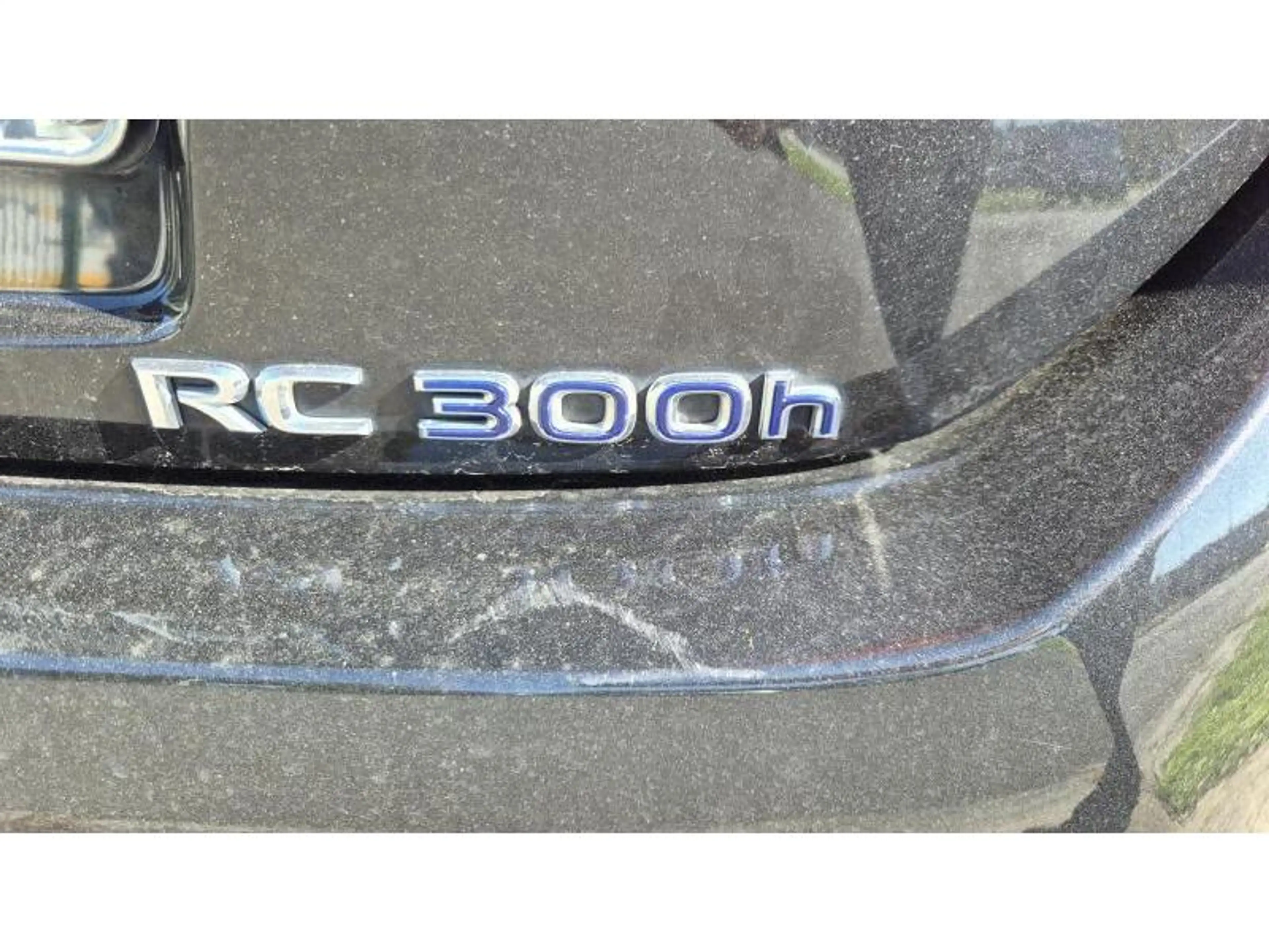 Lexus RC 300h F SPORT — photo 8