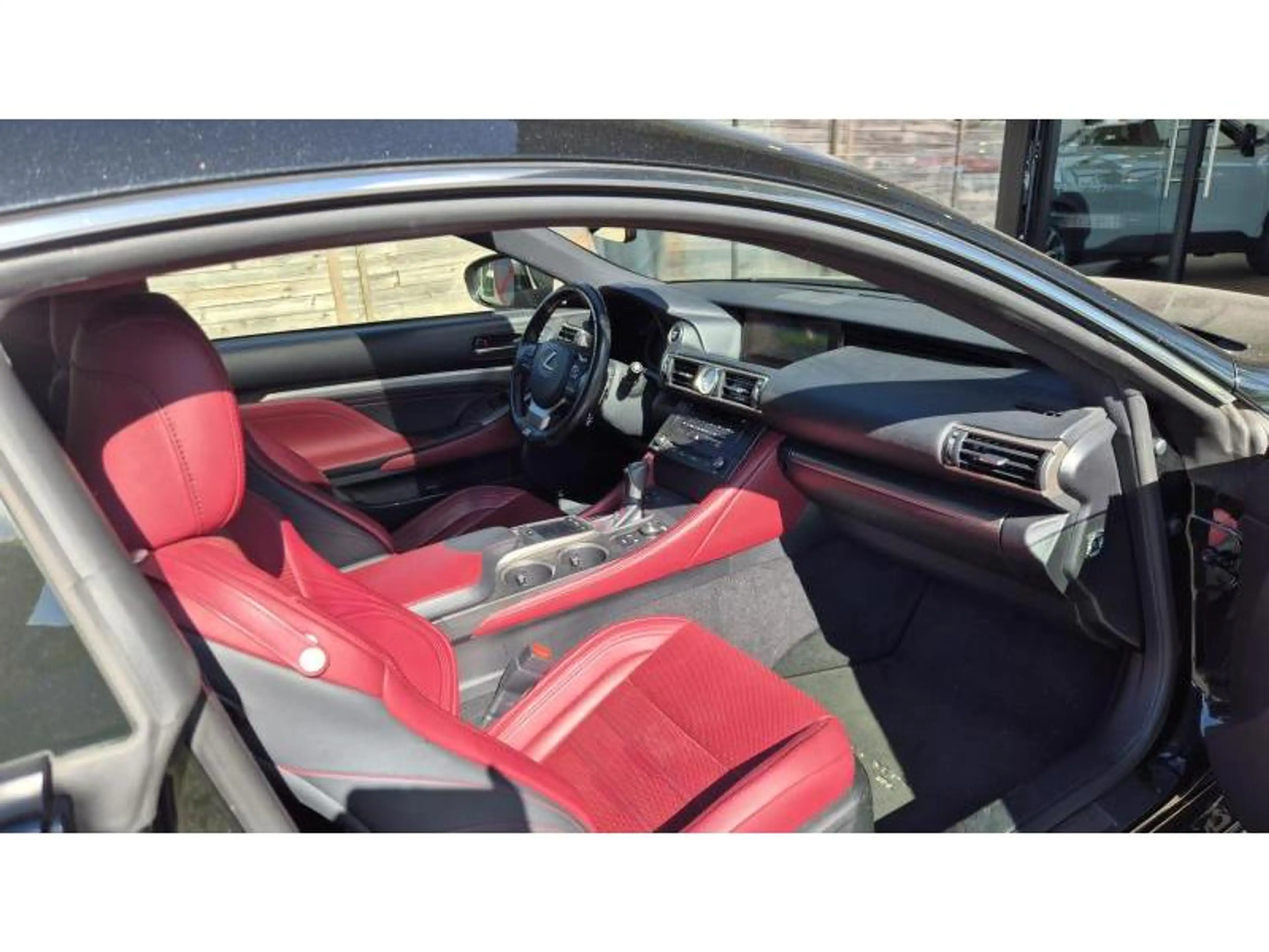 Lexus RC 300h F SPORT — photo 3