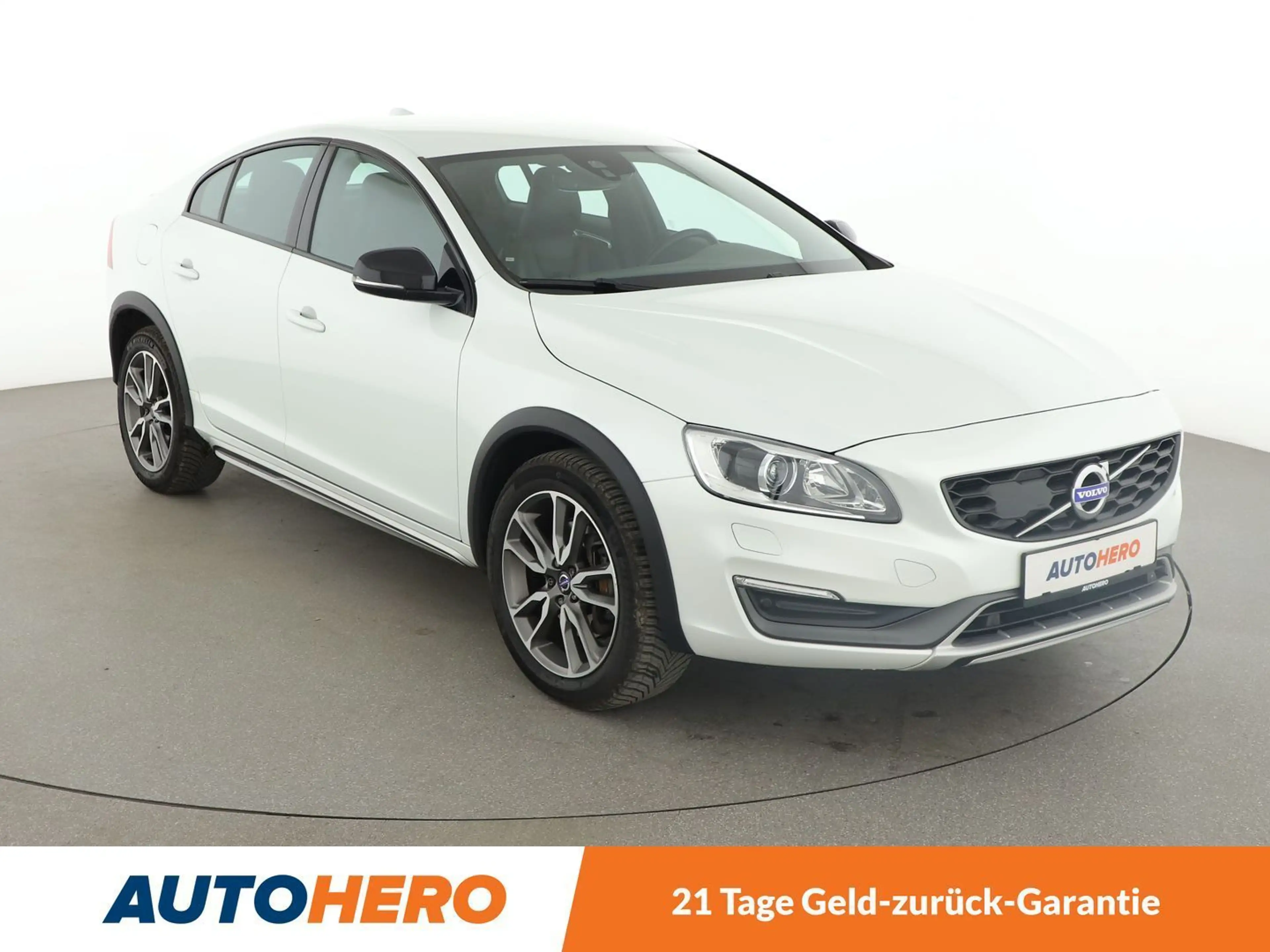Volvo S60 Cross Country 2.4 D4 Summum AWD Aut.*NAVI*BiXENON*PDC*SHZ*TEMPO* — photo 8