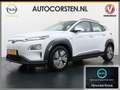 Hyundai KONA EV 64kWh SOH 94% Warmtepomp Adap.Cruise Apple Carp Weiß - thumbnail 1