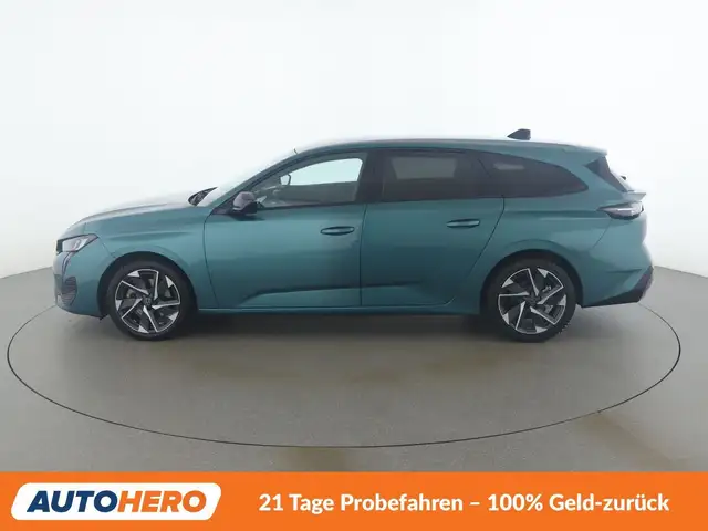 Peugeot 308 view 3