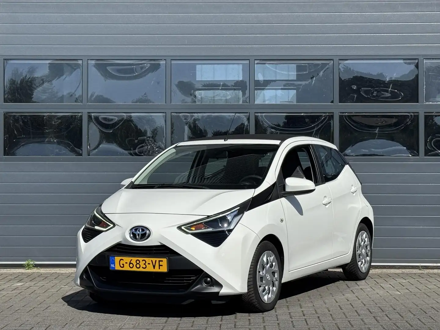 Toyota Aygo 1.0 VVT-I X-PLAY LIMITED I CABRIOLET I CAMERA I CA Blanc - 1