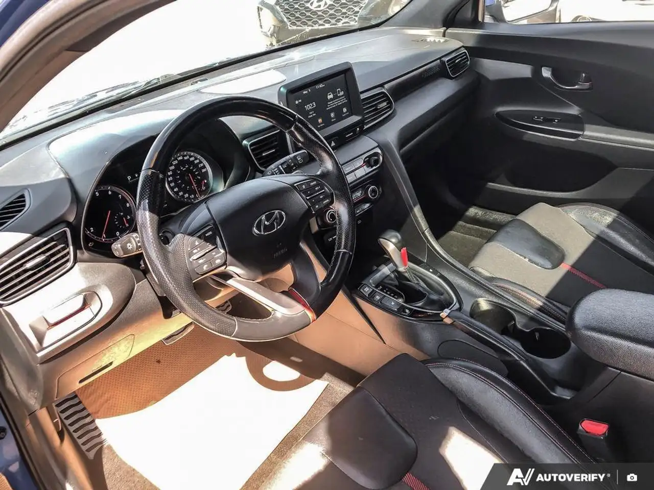 Hyundai VELOSTER снимка Hyundai VELOSTER