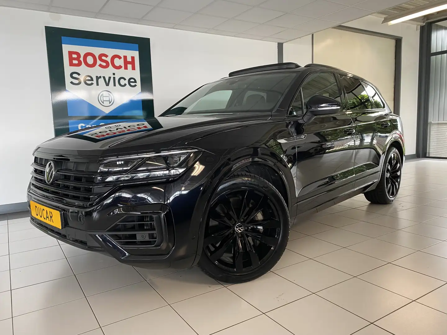Volkswagen Touareg 3.0 TSi 4MOTION R 463 PK /Panoramadak / Trekhaak/ Zwart - 1