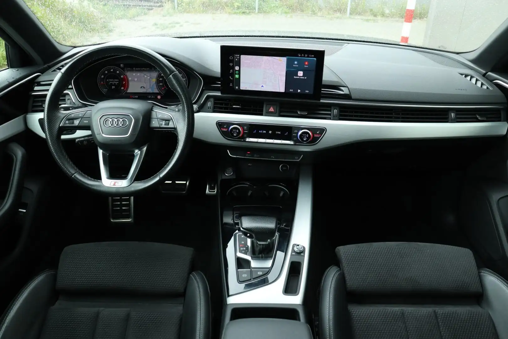 Audi A4 Avant 35 TFSI / 2.0 150PK / 2x S-Line / DAB / Pano Zwart - 2