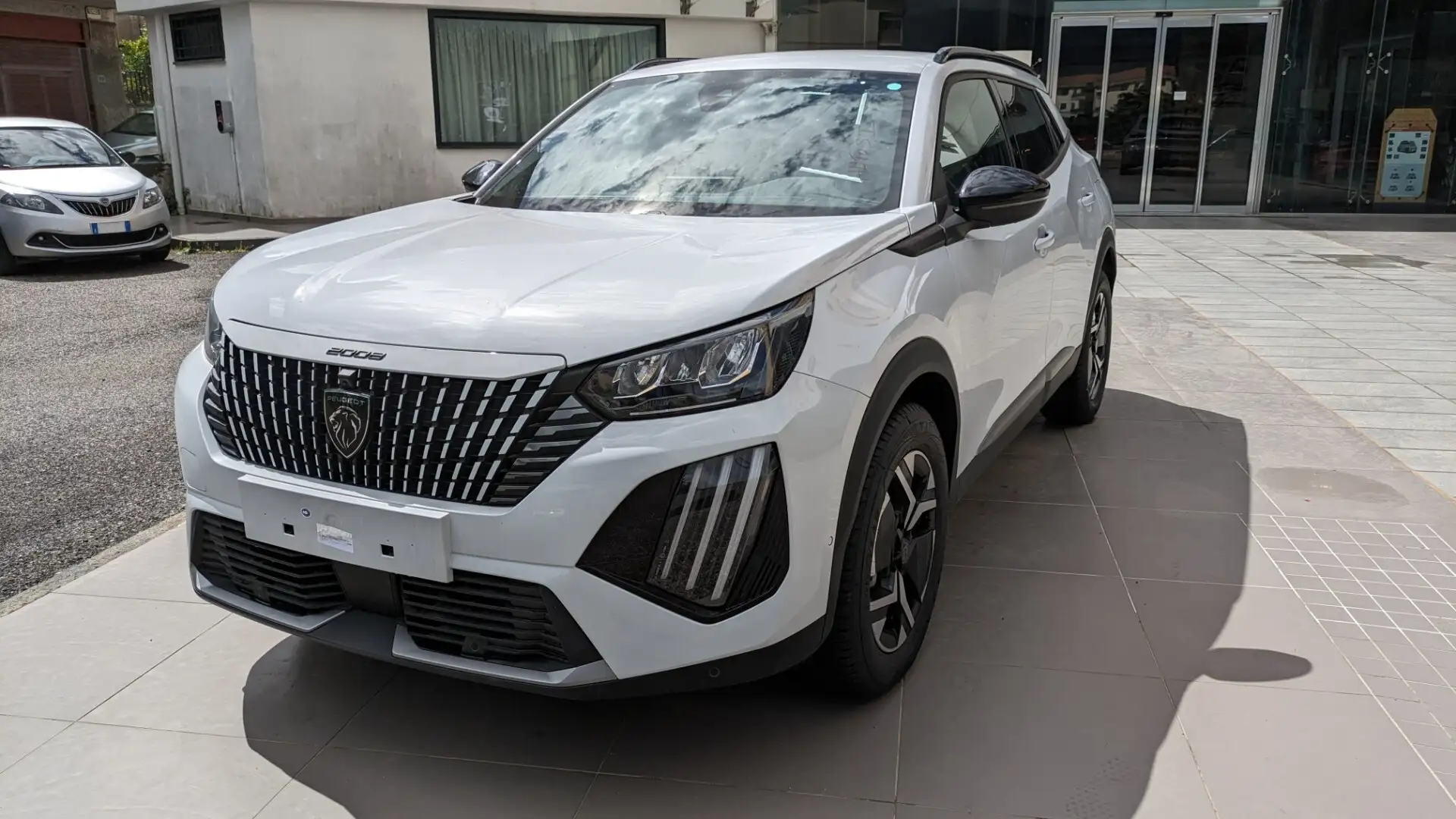 Peugeot 2008 100 S&S Allure Gris - 1