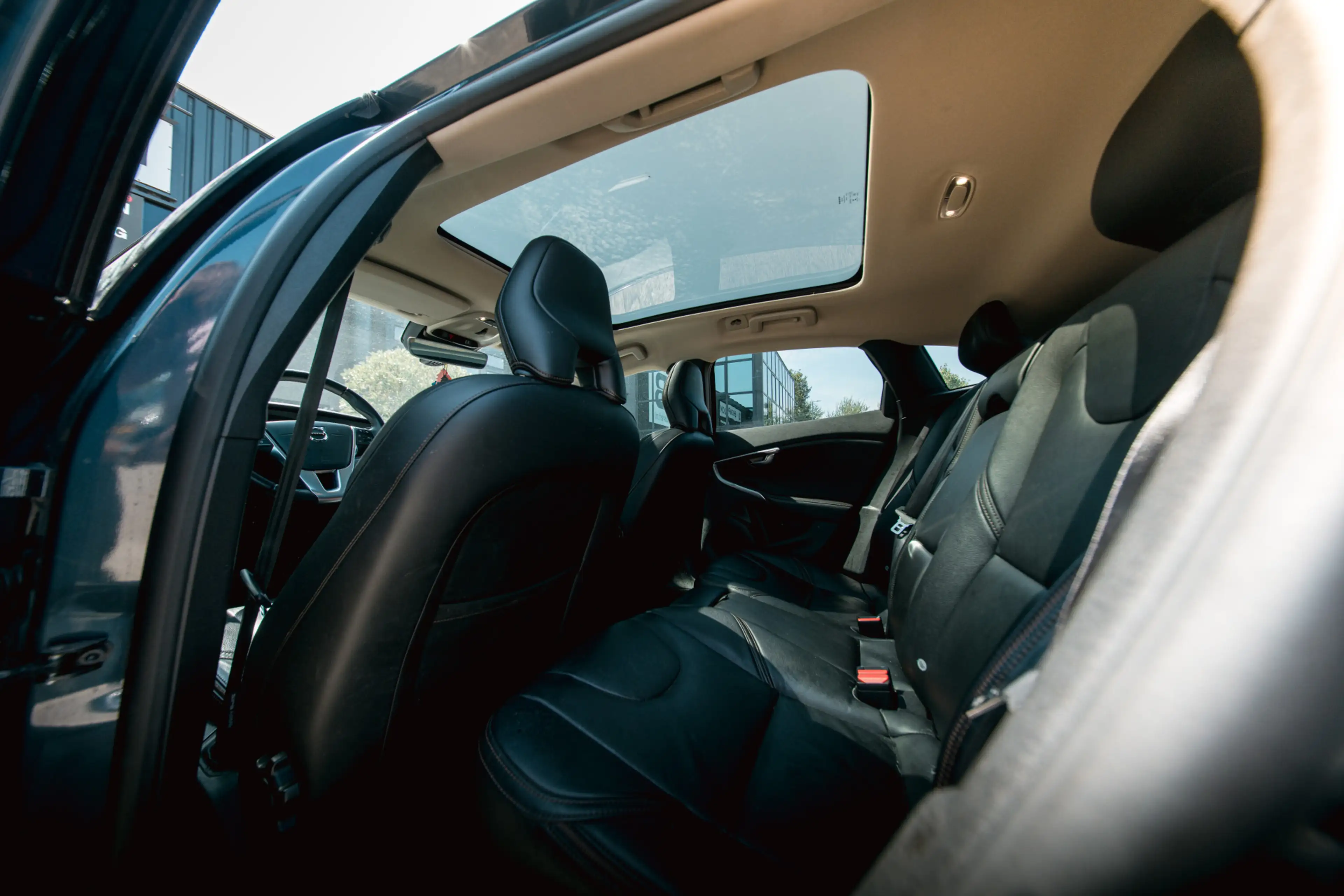 Volvo V40 Cross Country 1.5 T3 Polar+ Luxury — photo 4