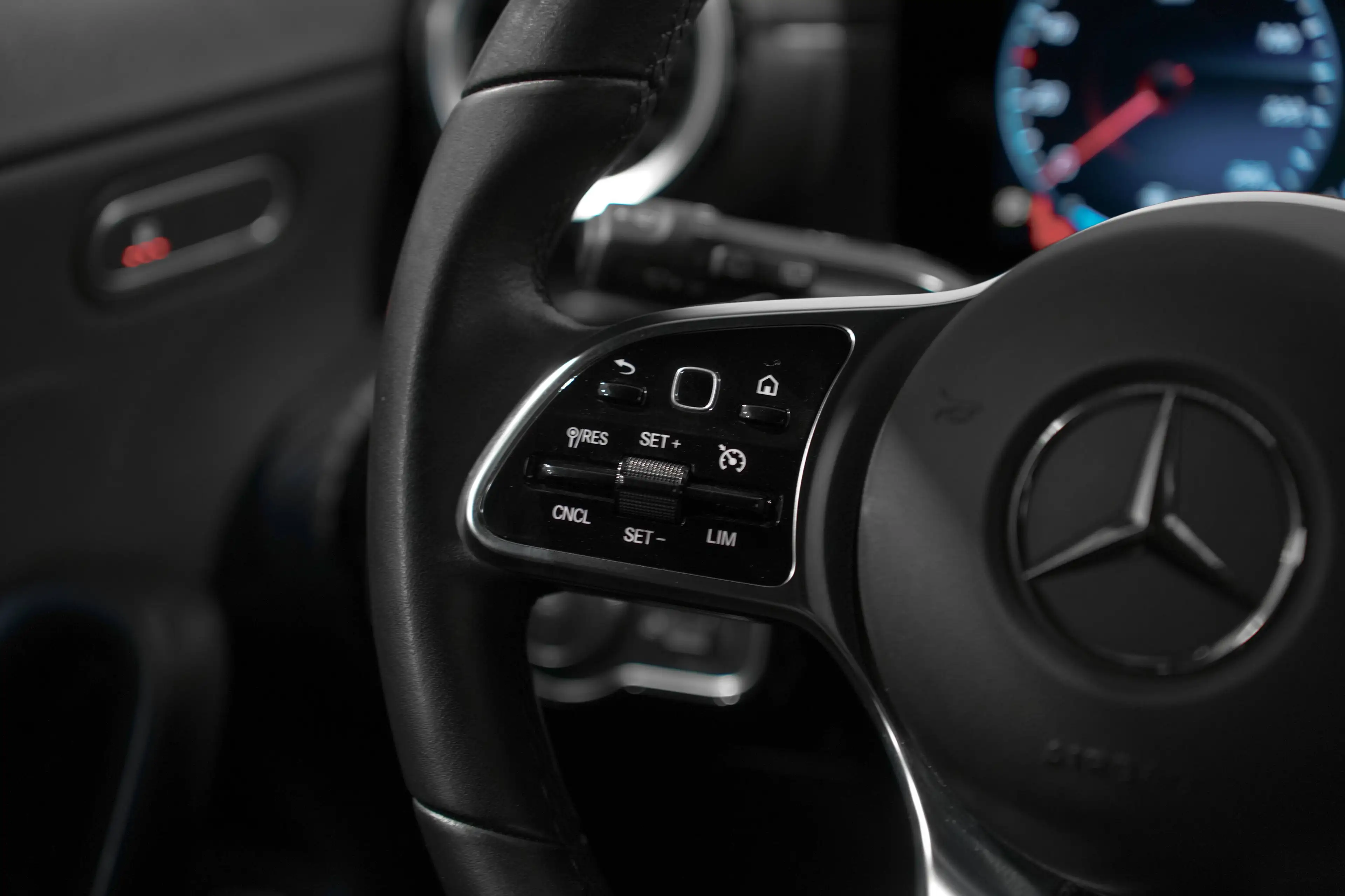 Mercedes-Benz CLA 200 ✖️ 19' AMG | APPLE CARPLAY | FULL BLACK | TVA ✔️ — photo 15