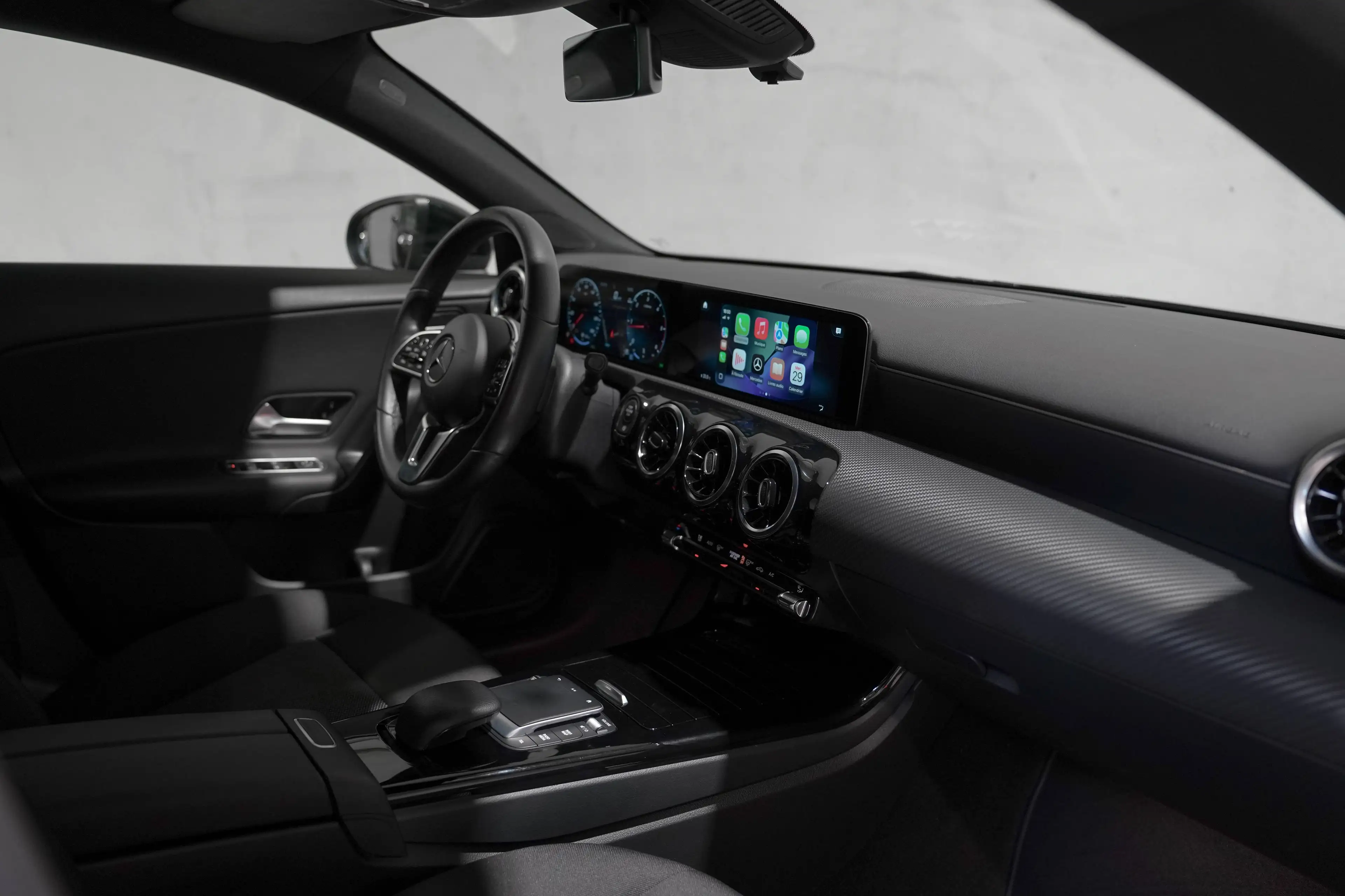 Mercedes-Benz CLA 200 ✖️ 19' AMG | APPLE CARPLAY | FULL BLACK | TVA ✔️ — photo 3