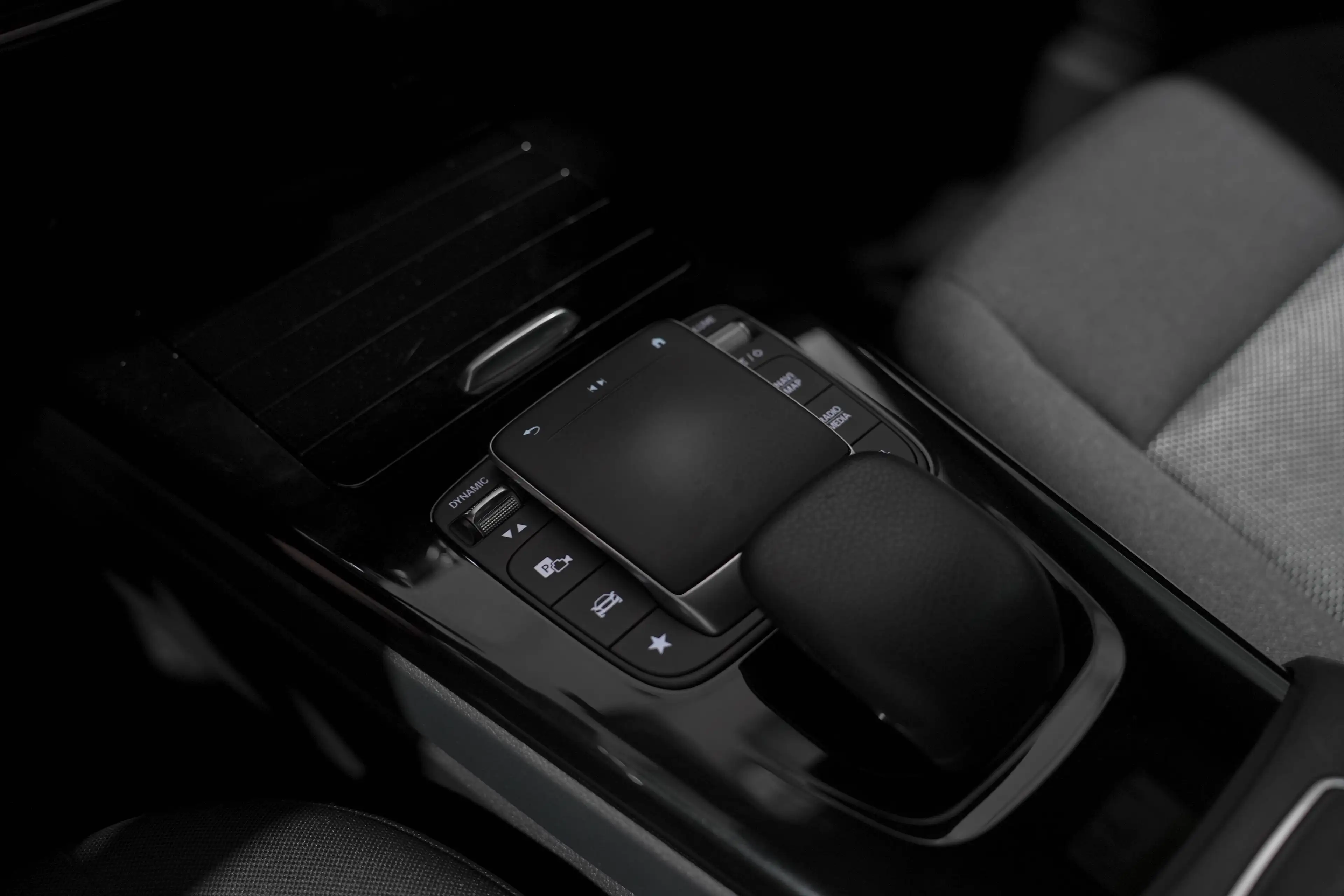 Mercedes-Benz CLA 200 ✖️ 19' AMG | APPLE CARPLAY | FULL BLACK | TVA ✔️ — photo 11