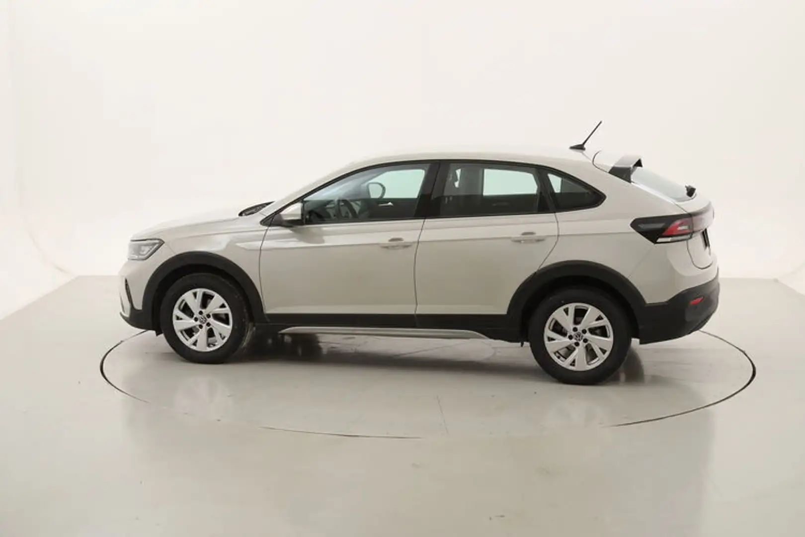 Volkswagen Taigo Life DSG 1.0 Benzina 110CV Grigio - 2