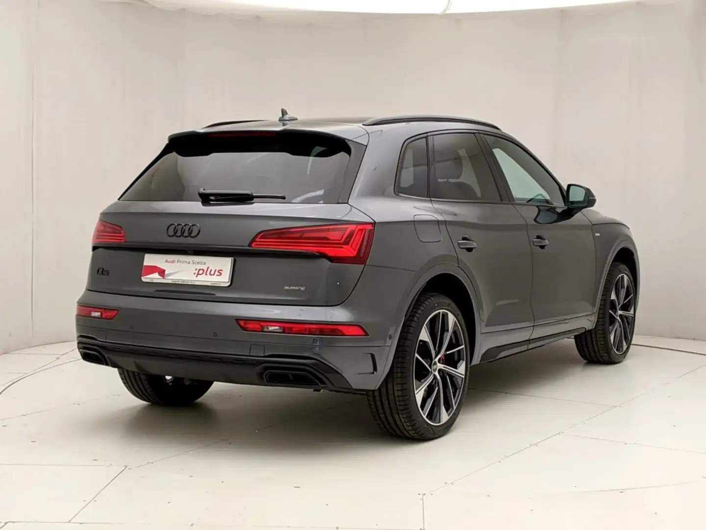 Audi Q5 55 2.0 tfsi e Identity Black quattro s-tronic Grigio - 2
