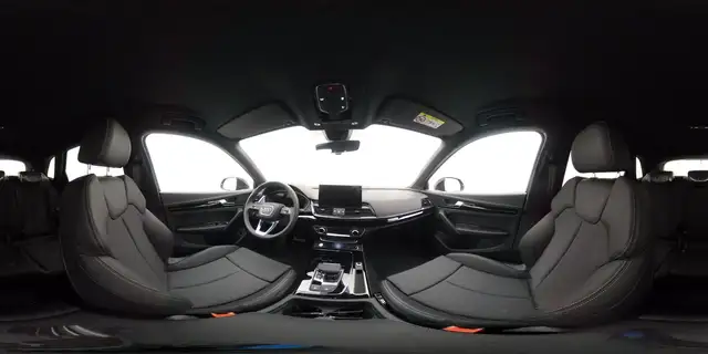 Audi Q5 view 11