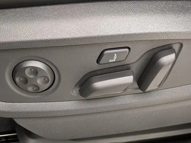 Audi Q5 view 6