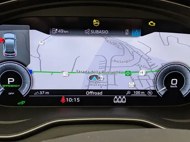 Audi Q5 view 8