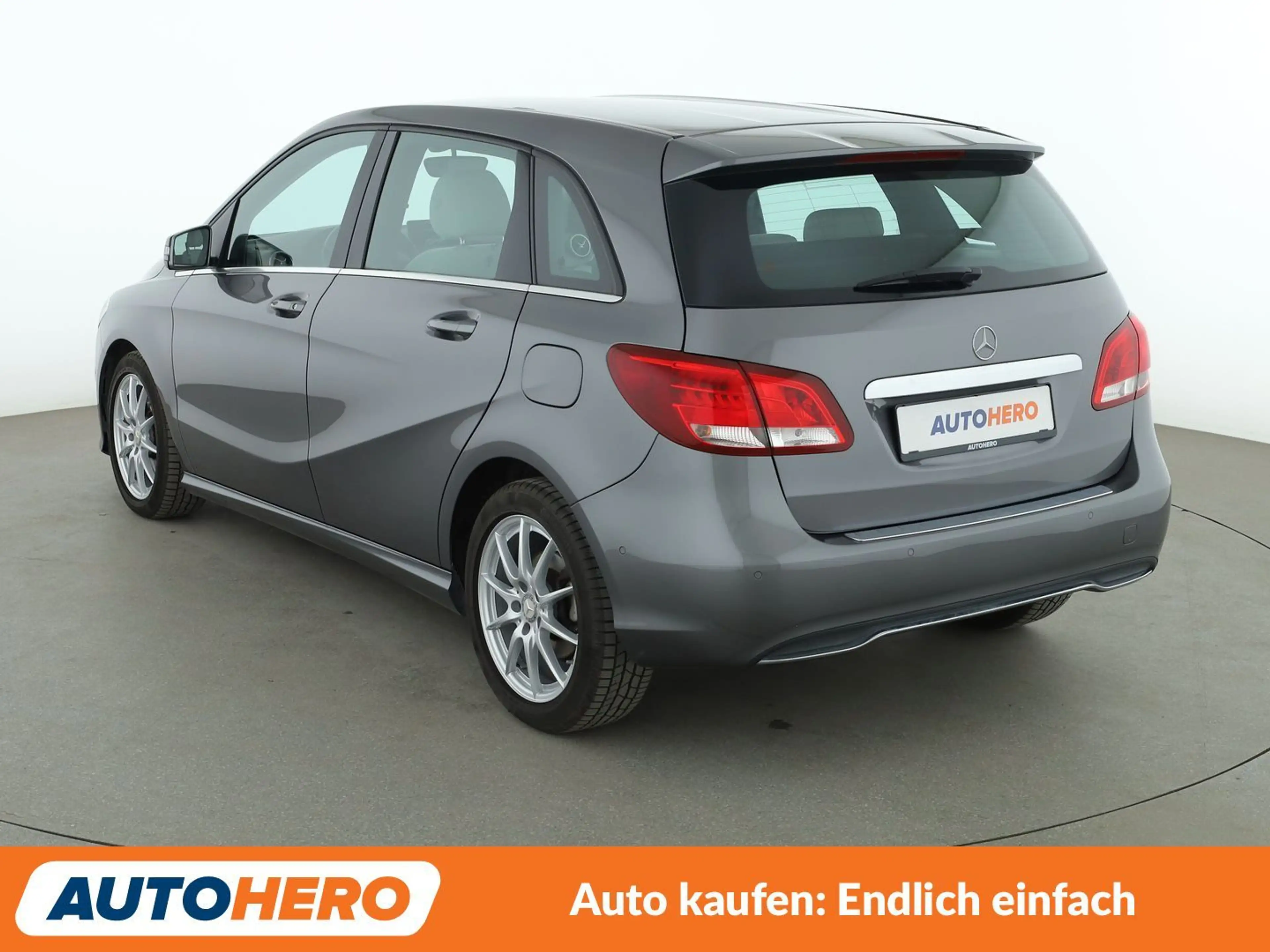 Mercedes-Benz B 180 Style Aut.*NAVI*PDC*TEMPO*SHZ* — photo 4