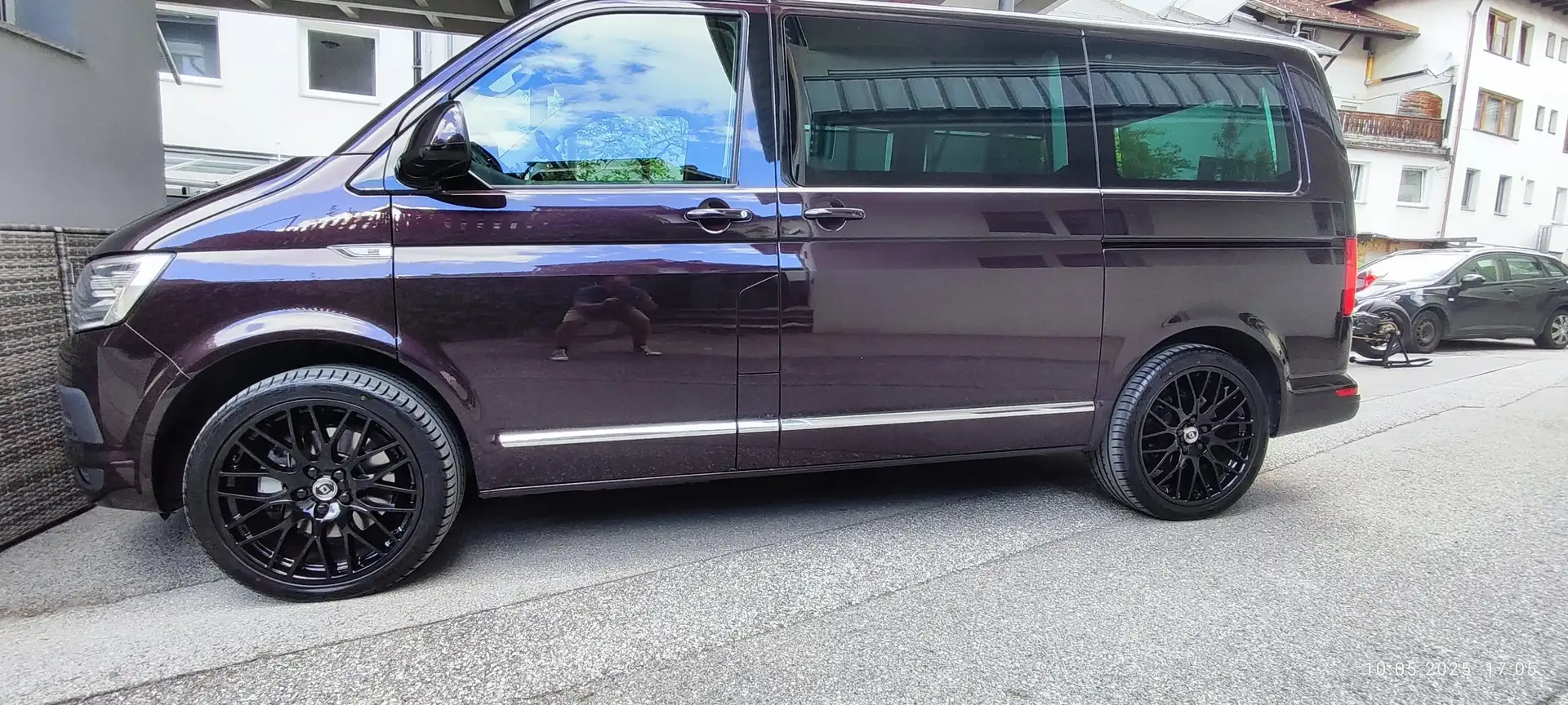 Volkswagen T6 Multivan Multivan Highline 2,0 TDI 4Motion BMT DSG Highline Violett - 2