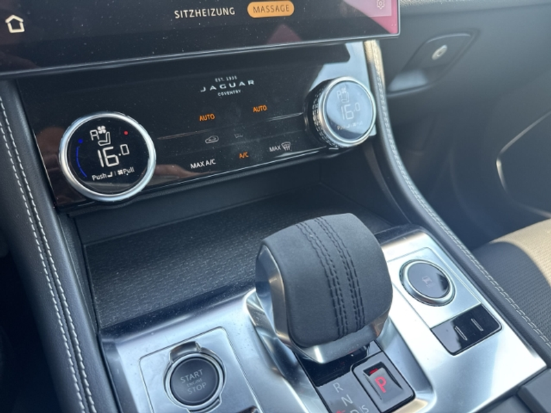 Jaguar F-Pace R-Dynamic S AWD AHK-el. klappb. Navi Leder Soundsy — photo 24