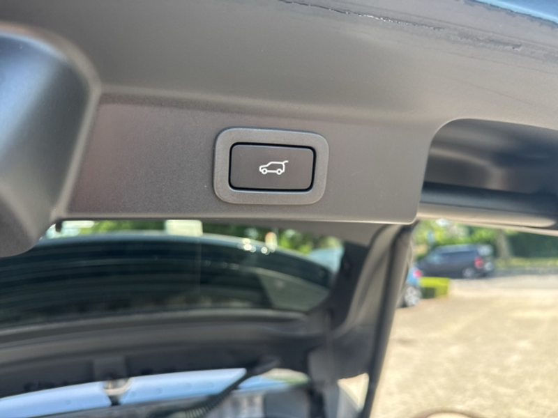 Jaguar F-Pace R-Dynamic S AWD AHK-el. klappb. Navi Leder Soundsy — photo 17