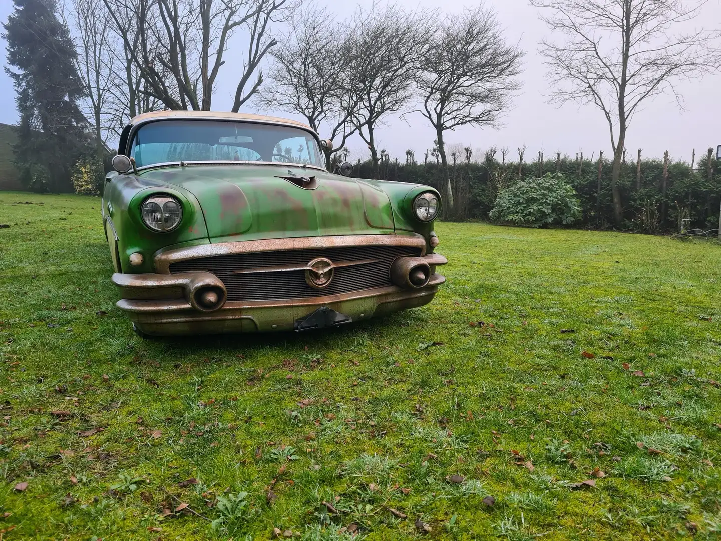 Buick Special 4 door hardtop - 2
