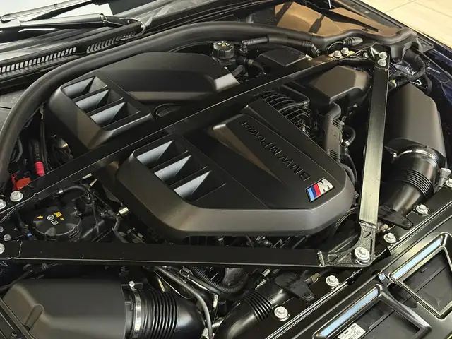 BMW M3 view 4