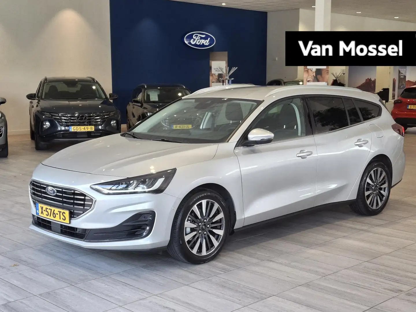 Ford Focus Wagon 1.0 EcoBoost Hybrid Titanium X | WinterPack Grijs - 1