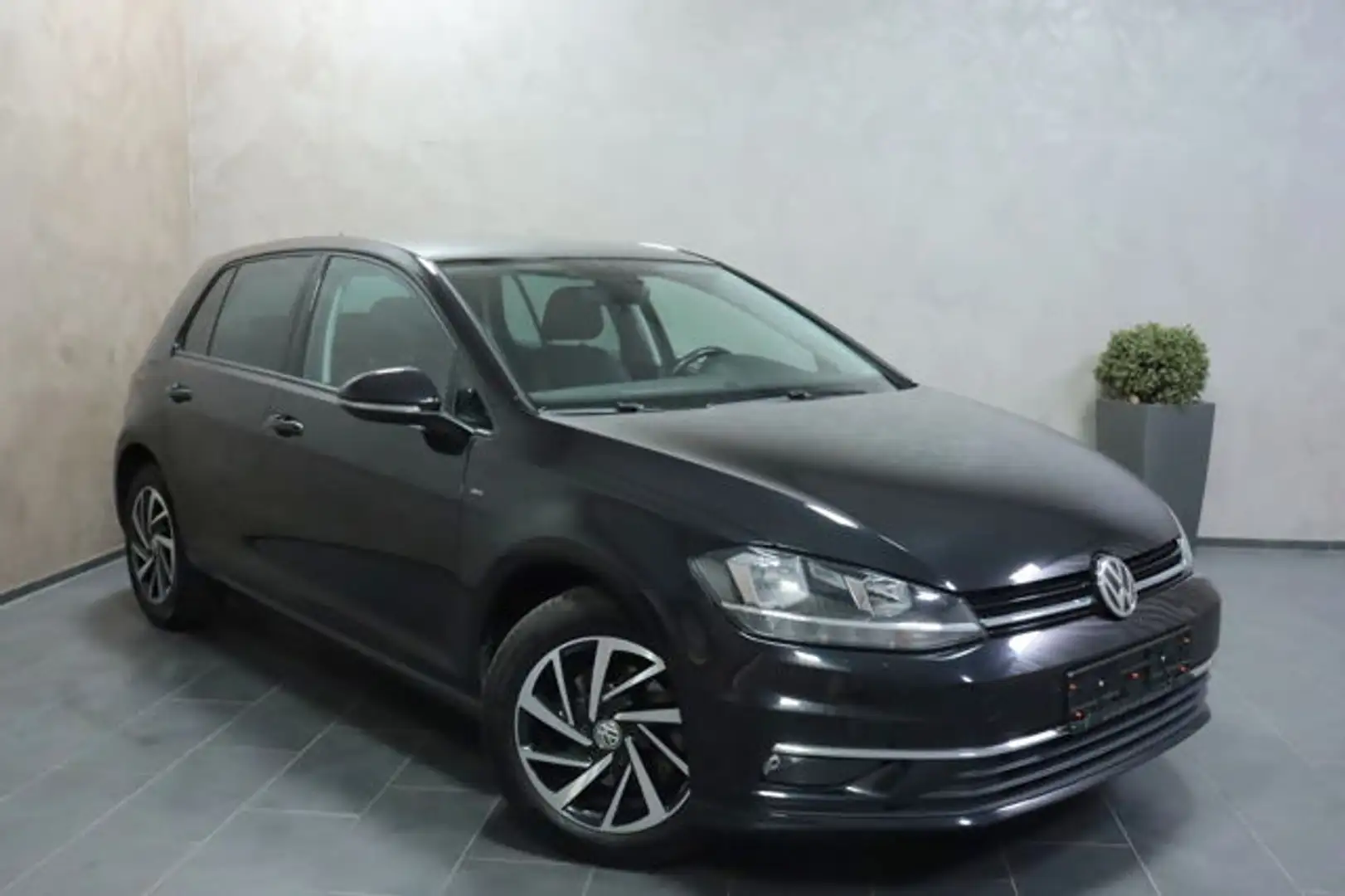 Volkswagen Golf VII Lim. TSI ACT Join NAVI ACC SHZ PDC TEL Negro - 2