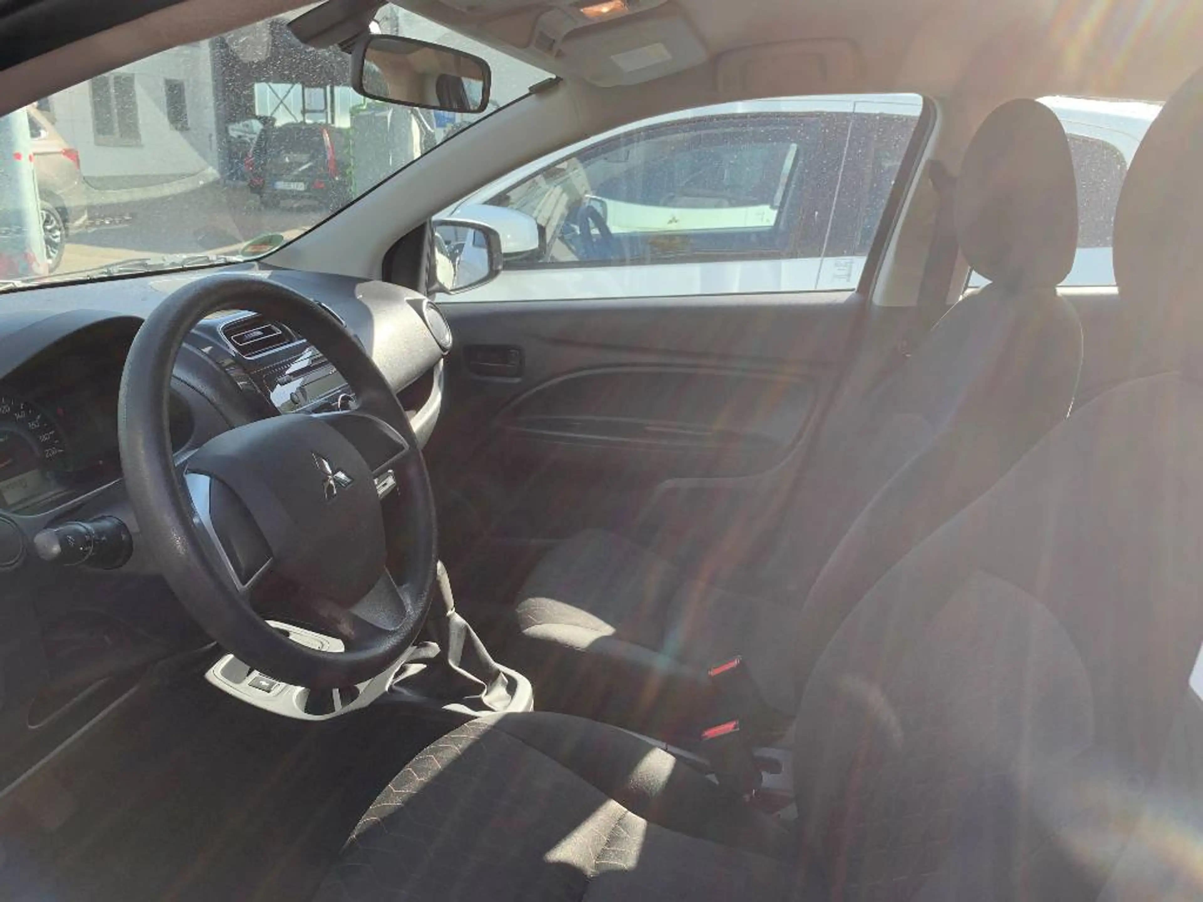 Mitsubishi Space Star Intro Edition 1.0 MIVEC 5-Gang — photo 5
