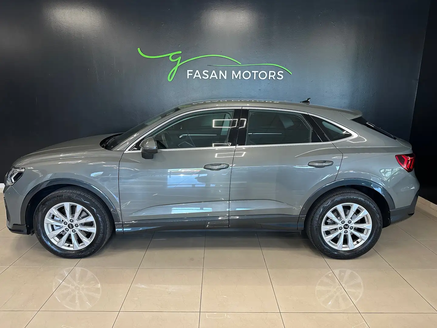 Audi Q3 Q3 Sportback 40 2.0 tdi Bus. Plus 200cv quattro Grau - 2