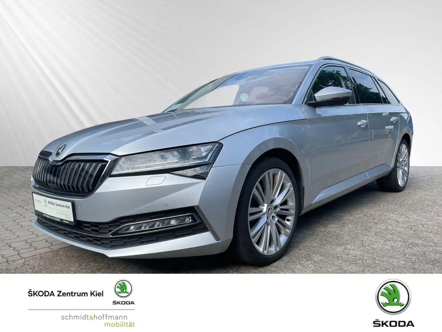 Skoda Superb Combi 1.4 TSI Style iV (EURO 6d) Klima Navi Leder Silber - 1